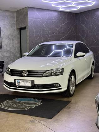 VOLKSWAGEN JETTA 2.0 TSI HIGHLINE 211CV GASOLINA 4P TIPTRONIC VOLKSWAGEN JETTA 2.0 TSI HIGHLINE 211CV GASOLINA 4P TIPTRONIC